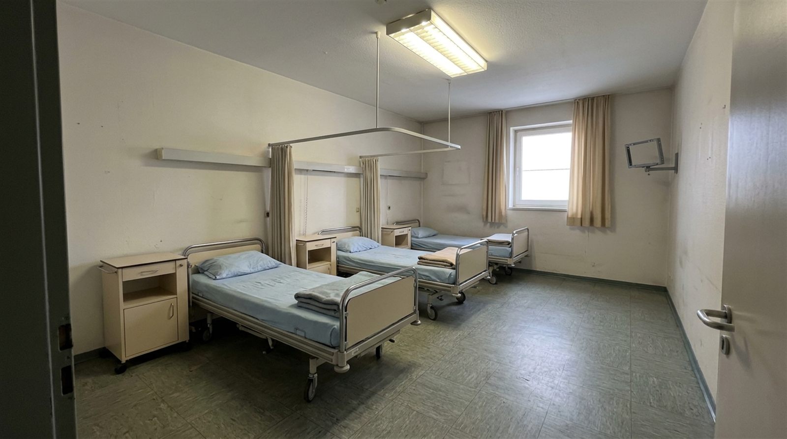 Mehrbettzimmer im Krankenhaus
